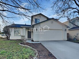 3237 W Wave Dr in Meridian, ID - Building Photo