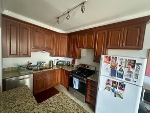 1048 W Bryn Mawr Ave in Chicago, IL - Building Photo - Building Photo