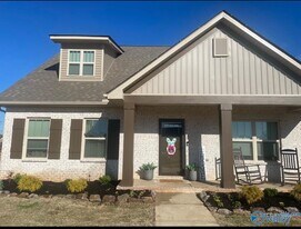 17664 Eastmoor St in Athens, AL - Building Photo