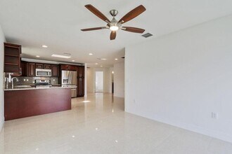 121 Swain Blvd in Greenacres, FL - Building Photo - Building Photo