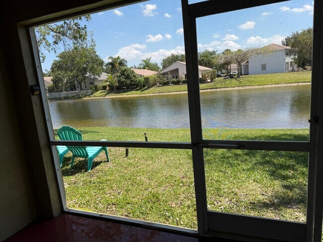 12032 SW 5th Ct in Pembroke Pines, FL - Building Photo - Building Photo