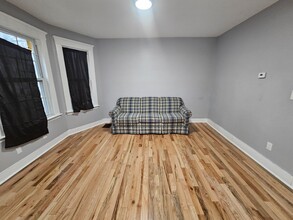 119 Monroe St, Unit 1 in New Haven, CT - Foto de edificio - Building Photo