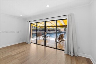 15518 Braemar Ct in Hialeah, FL - Building Photo - Building Photo