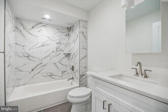 3413 N 19th St, Unit B in Philadelphia, PA - Foto de edificio - Building Photo