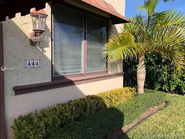 444 Ponce de Leon-Unit -11 in Coral Gables, FL - Building Photo - Building Photo