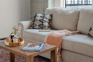 617 N 12th St in Tampa, FL - Building Photo