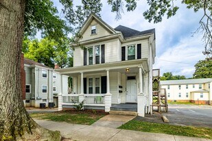 207 Saint George St in Farmville, VA - Building Photo
