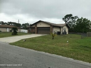 1488 Wigmore St SE in Palm Bay, FL - Building Photo - Building Photo