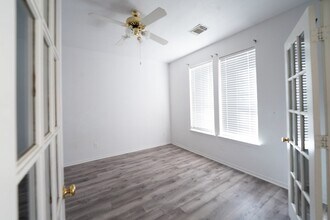 1809 Oakland Cir in Pearland, TX - Building Photo - Building Photo