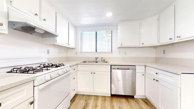 20814 Seine Ave in Lakewood, CA - Building Photo - Building Photo