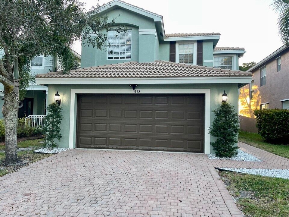 673 Garden Cress Trail in Royal Palm Beach, FL - Building Photo