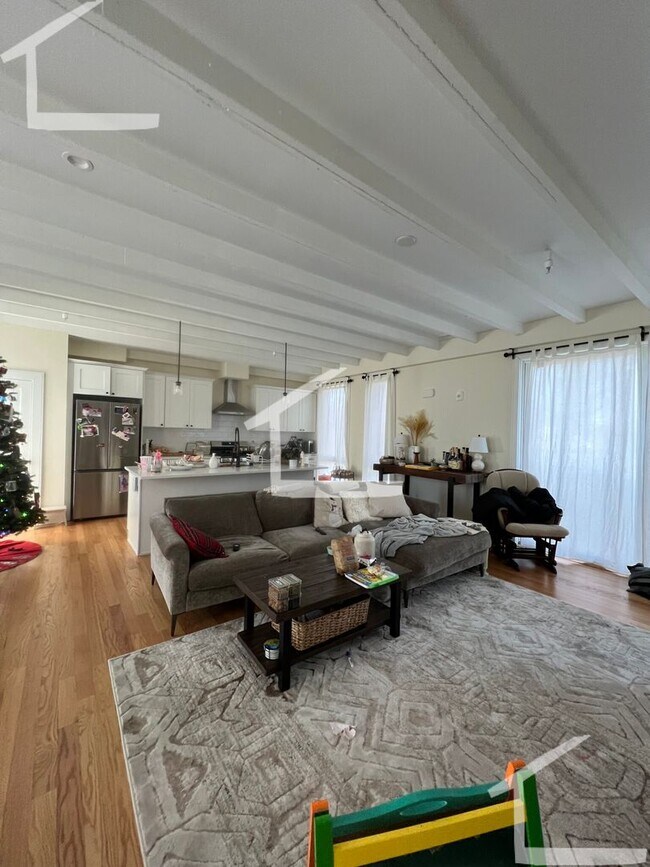 65 Cameron St in Brookline, MA - Building Photo - Building Photo