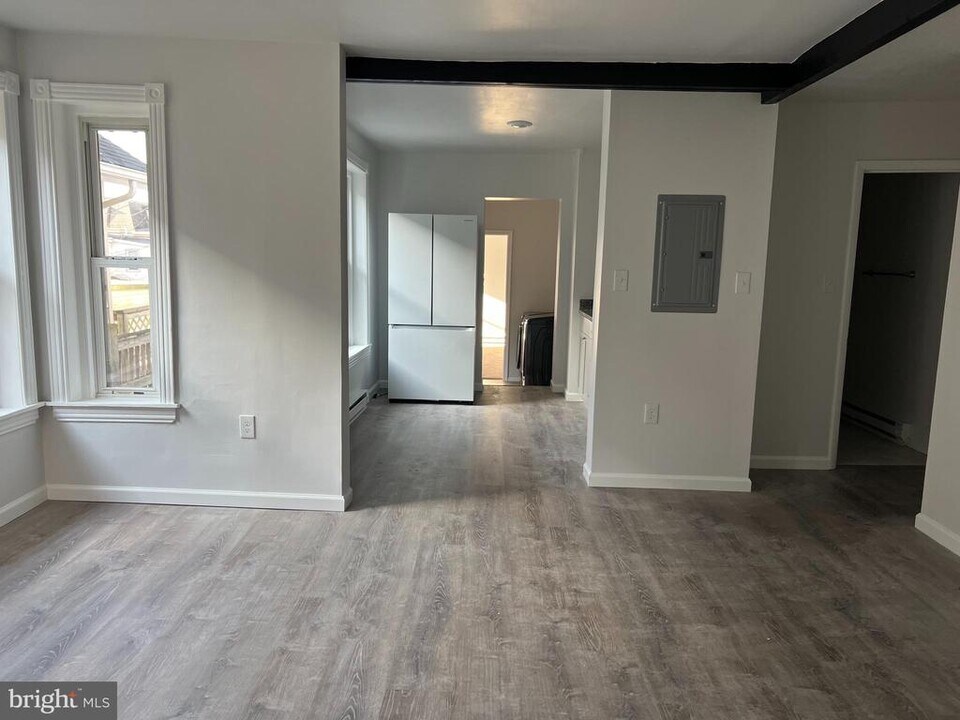 232 Center St, Unit 1 in Kennett Square, PA - Building Photo