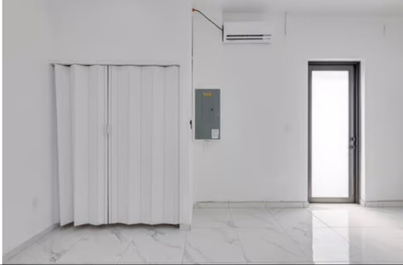 905 Wabasso Ct in Lehigh Acres, FL - Foto de edificio