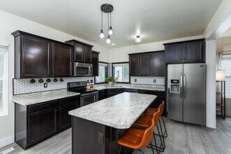 15187 S Saber Pl in Riverton, UT - Building Photo - Building Photo