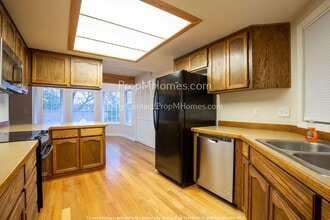 4172 Imperial Dr in West Linn, OR - Building Photo - Building Photo