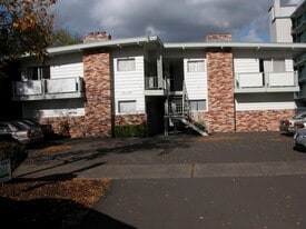 1265 Chemeketa St NE in Salem, OR - Building Photo