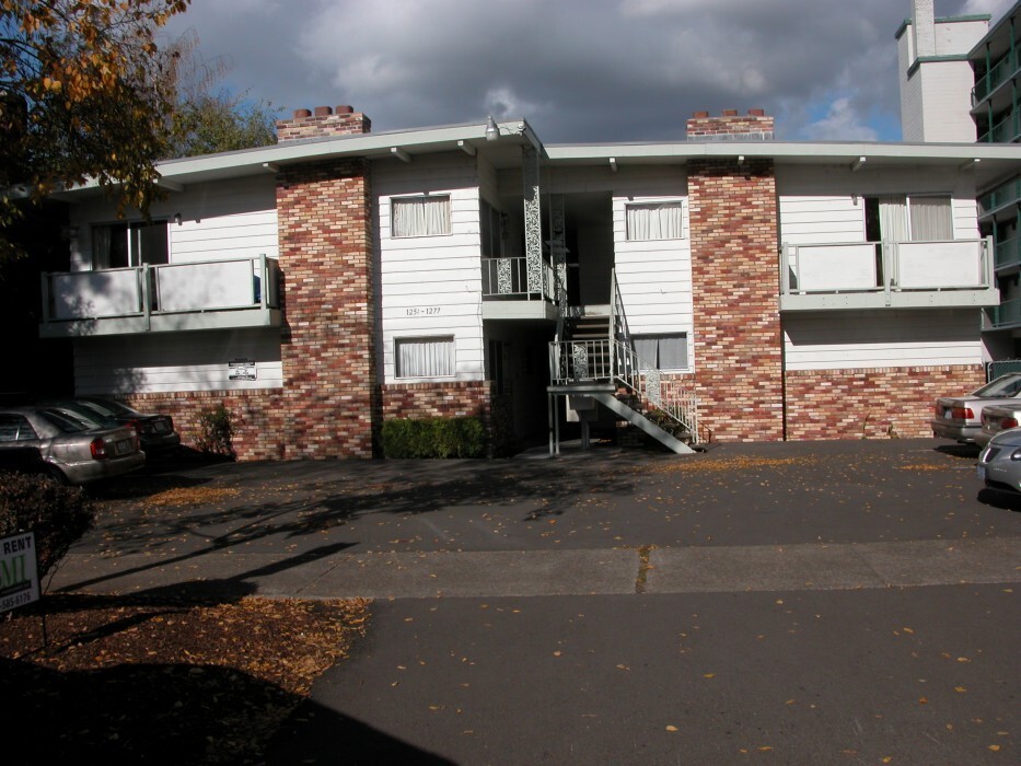 1265 Chemeketa St NE in Salem, OR - Foto de edificio