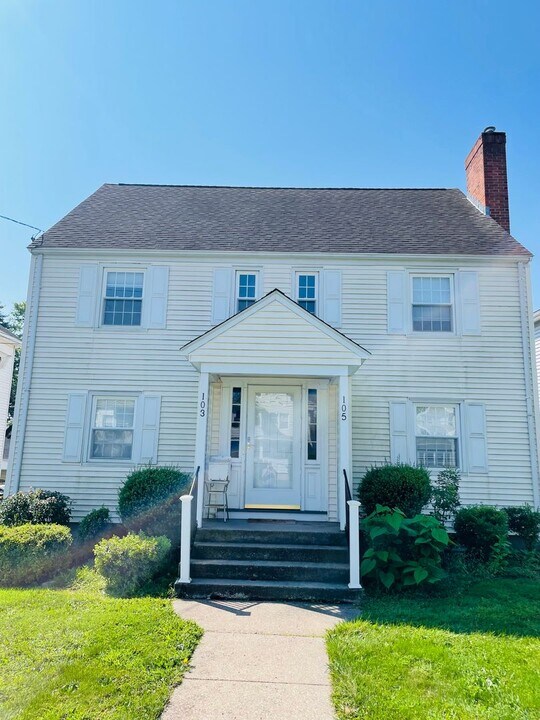 103 Seymour Ave-Unit -First Floor Semour in West Hartford, CT - Building Photo
