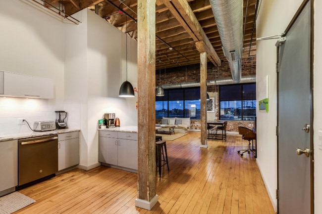 1410 Gratiot Ave in Detroit, MI - Building Photo - Building Photo