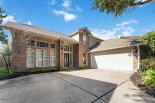 5614 Whisper Ridge Dr in Sugar Land, TX - Building Photo