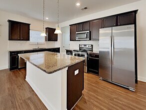 103 Caitlin Ct in Dallas, GA - Foto de edificio - Building Photo