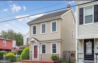 54 Chestnut St in Pottstown, PA - Building Photo