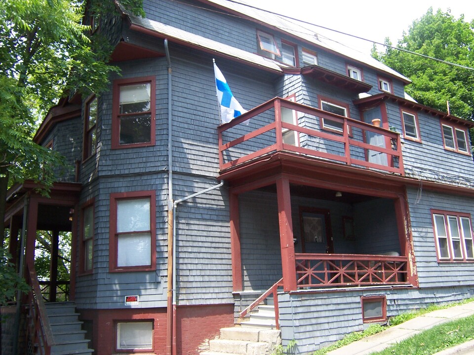 616 E State St, Unit 2 in Ithaca, NY - Building Photo