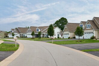 Fairways Townhomes in Victor, NY - Foto de edificio - Building Photo