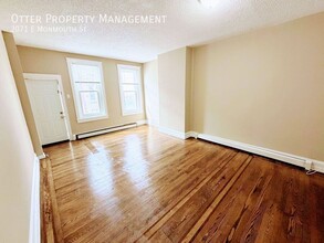 2071 E Monmouth St in Philadelphia, PA - Building Photo - Building Photo