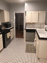 839 N Alfred St, Unit 839 Downstairs Front in West Hollywood, CA - Building Photo - Building Photo