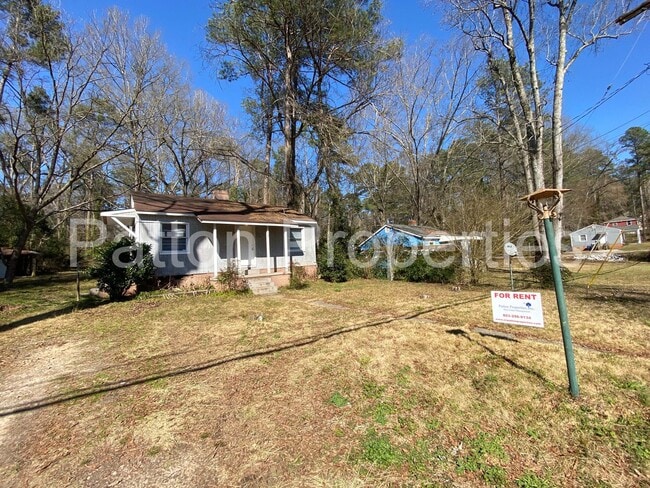 239 Pineneedle Rd in Columbia, SC - Building Photo - Building Photo