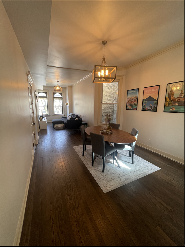 1521 W Addison St, Unit 2 in Chicago, IL - Building Photo - Building Photo