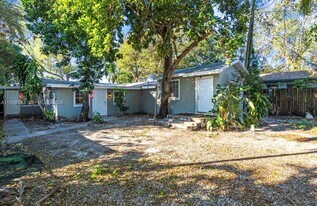 914 NW 80th St in Miami, FL - Building Photo