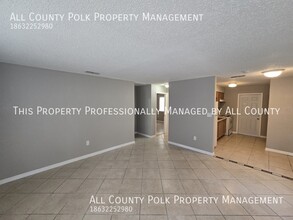 628 Pineville Ln in Lakeland, FL - Foto de edificio - Building Photo