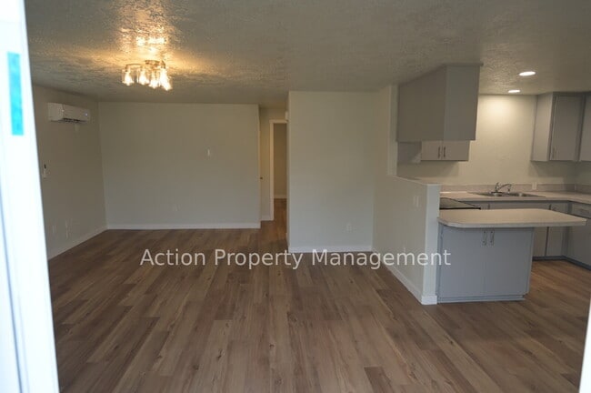 244 W Prairie St in Sequim, WA - Building Photo - Building Photo