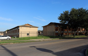 Wesley Square Apartments in Houston, TX - Building Photo - Building Photo