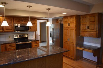 303 Pierce St in Papillion, NE - Building Photo - Building Photo