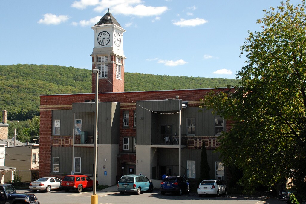 117119 North St Apartments Port Carbon, PA Apartments For Rent