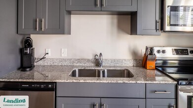 1001 Linger Longer Dr in Summerville, SC - Building Photo - Building Photo