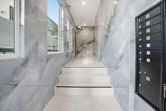 1820 Prosser Ave, Unit 201 in Los Angeles, CA - Foto de edificio - Building Photo