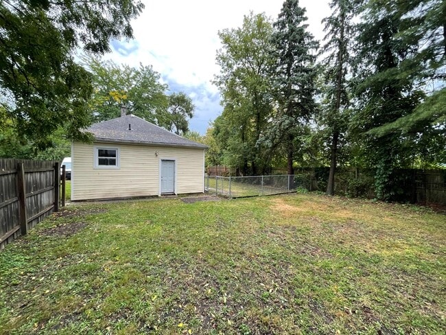2021 Benjamin St in Saginaw, MI - Building Photo - Building Photo