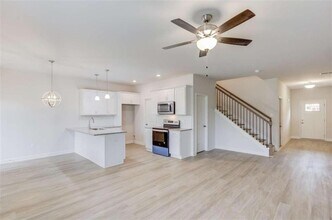 6408 Pine St in Lula, GA - Building Photo - Building Photo