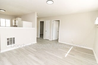 45 Scruggs St, Unit Unit C in Chattanooga, TN - Foto de edificio - Building Photo