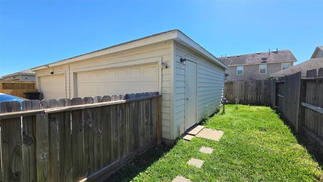 16751 Pine Castle Dr in Houston, TX - Building Photo - Building Photo