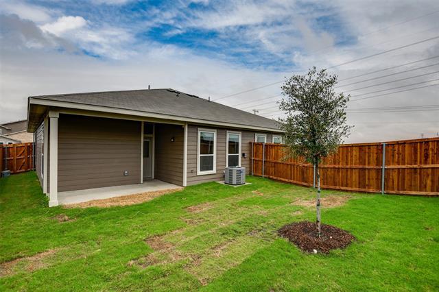 700 Wheatfield Dr in Venus, TX - Building Photo - Building Photo