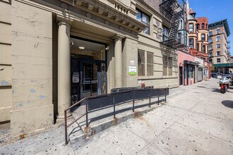 707 Saint Nicholas Ave in New York, NY - Foto de edificio - Building Photo