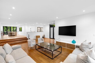 2815 Regatta Ave in Miami Beach, FL - Building Photo - Building Photo