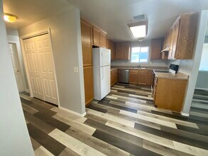 1107 Niantic St, Unit B in Medford, OR - Building Photo - Building Photo