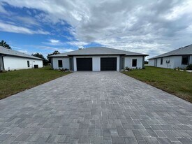 1114 Bismarck Rd in Punta Gorda, FL - Building Photo